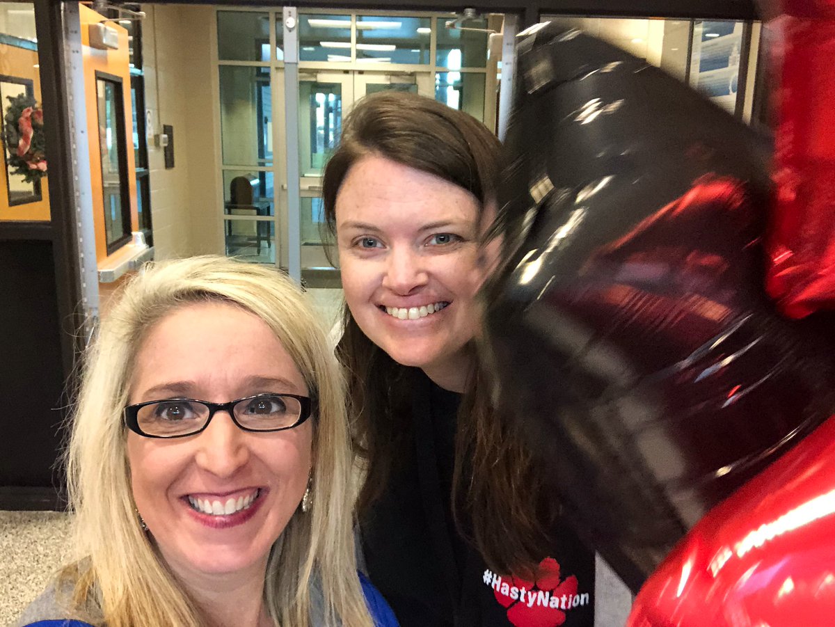 KristenBrooks77's tweet photo. 💙Up early for the Piedmont Regional Tech Competition @WoodstockMS So many excited students, tech Coaches and teachers! #edtech #CCSDtechFair #CCSDfam #CCSDtech @blount5 @CherokeeSchools @AppleEDU @MicrosoftEDU https://t.co/quCX7ewK5a