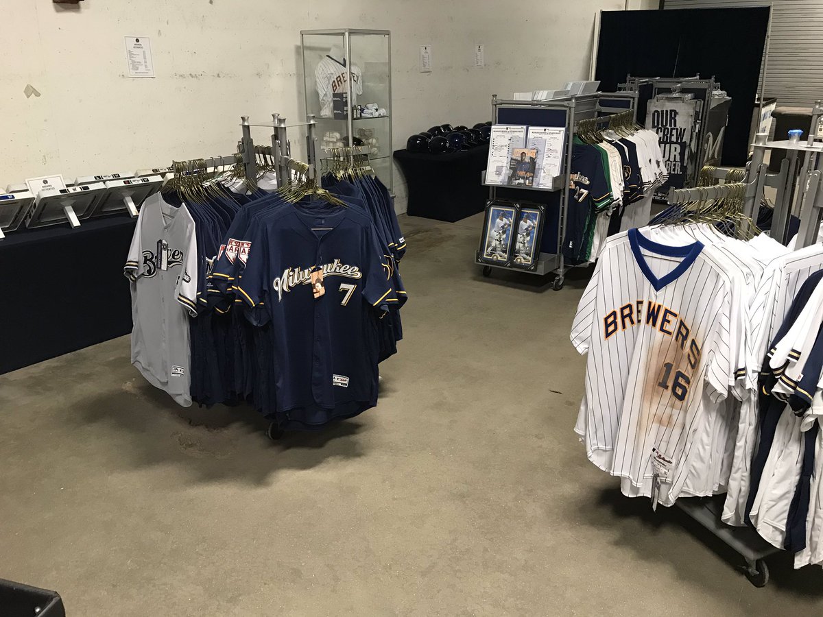 brewers shop miller park