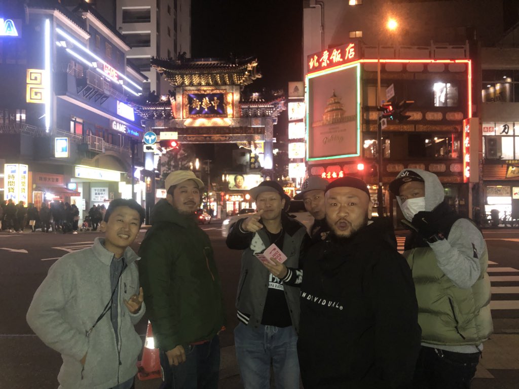 BOOOOOYAKA_SHA's tweet photo. 先程、無事レトロ CREWと横浜で合流して横須賀へ🚙 そして #CHAMPION_SELECTOR meets #TOTALLY_RETRO @ ALL ROUND・横須賀、オープン‼️ご来場お待ちしてますー‼️ https://t.co/N6963Nzkj2