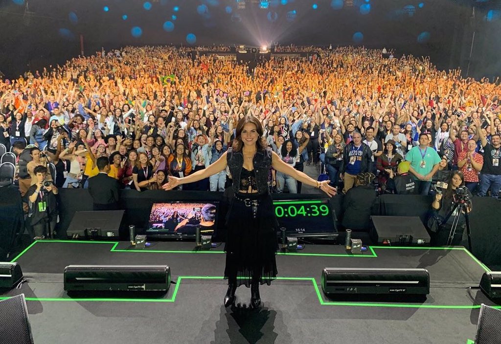 ariihaugusto's tweet photo. E QUANDO FALAREM DA CCXP19 EU SÓ CONSEGUIREI LEMBRAR DISSO AQUI! DONA DA P**** TODA  #LanaParrillaNaCCXP https://t.co/yJcuzKdlq1