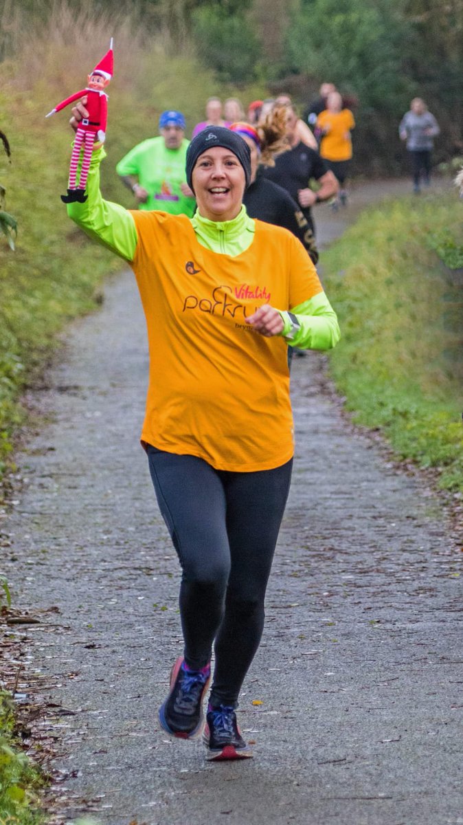 AmmanTawe's tweet photo. Noel Wyn had a throughly exciting morning at @brynamanparkrun He enjoyed a chat with @ShaneWilliams11 about all things rugby but most of all loved catching up with our fab staff who were running or volunteering today. Parkrun is on every Saturday at 9am. https://t.co/zpGQ40uexY
