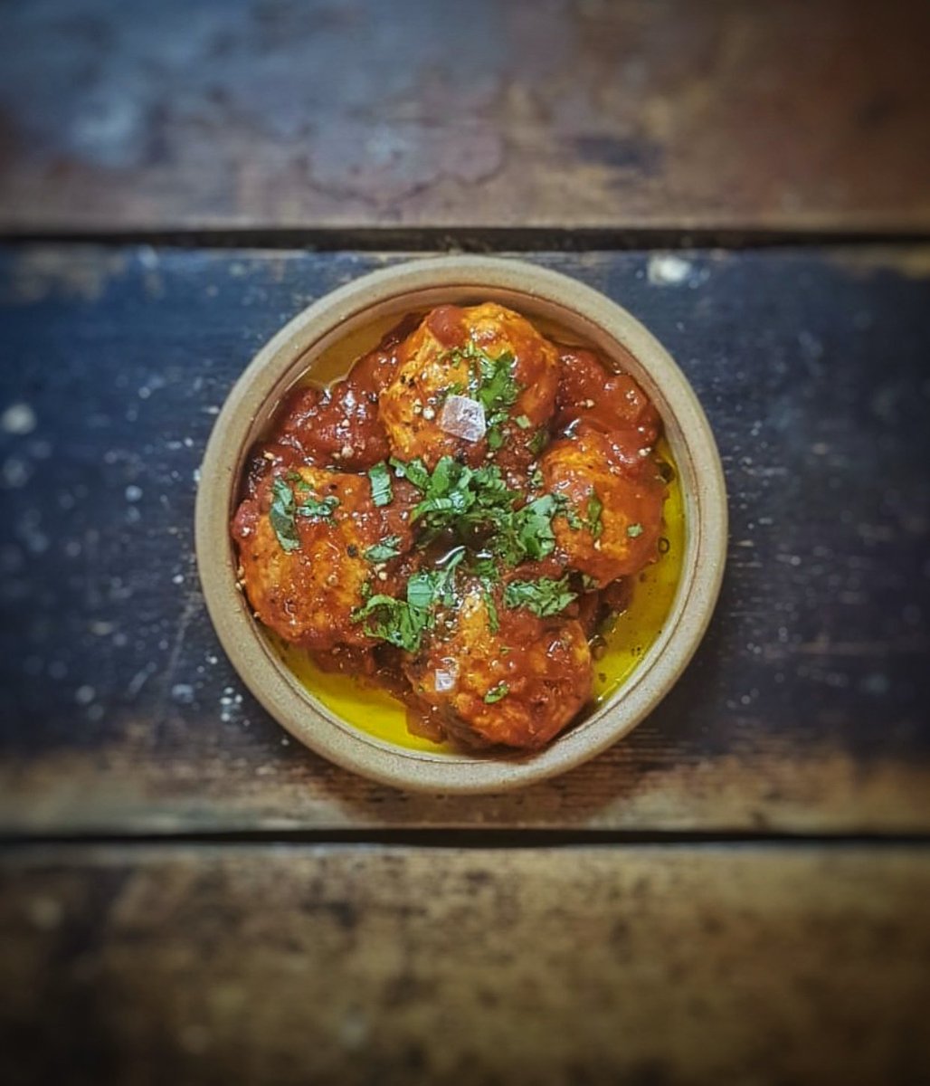 Spicing things up for Christmas
.
Turkey &amp; nduja meatballs braised in olive oil &amp; tomato sauce 🎄