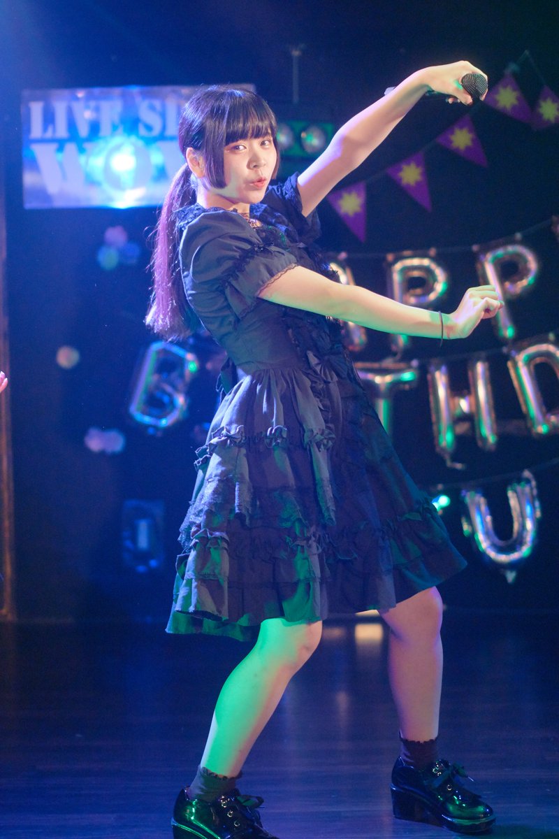 kunikuni1972's tweet photo. Candy Cross
宮野友梨愛・田島 莉奈・小鳥遊朱寿(たかなし すず)
2019 11.23 IDOL Fantastic Suite「神埼亜佑バースデーライブ」
俺の師匠と従妹(設定w)とNOHAWKです😊またね!
#CandyCross #キャンクロ #宮野友梨愛 #田島莉奈 #りなちゃ #小鳥遊朱寿 #すずちゃ #NOHAWK #ノーホーク https://t.co/xWlDJfdXpY