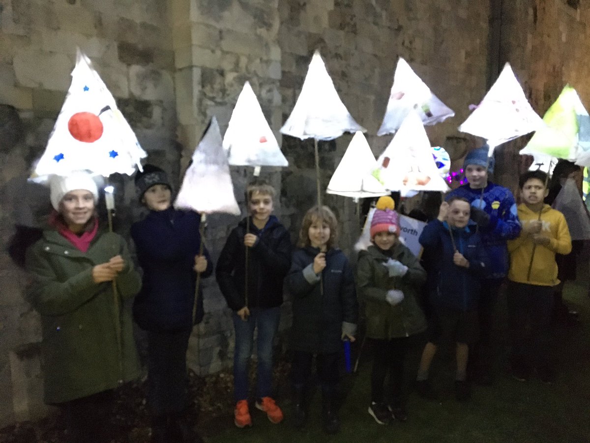 After weeks of hard work, it was time to show off our lanterns at Romsey’s annual Lantern Parade last night. What a magical evening! @RomLantern @destinationroms