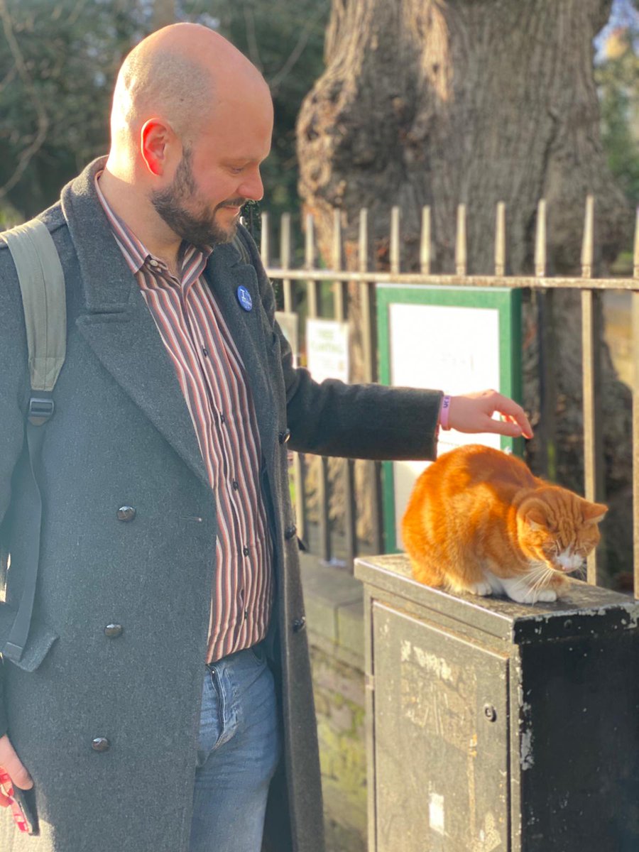 PhilipGlanville's tweet photo. Channeling my inner Dick Whittington, this beautiful & friendly Clissold ginger cat in Stoke Newington seems to be backing Labour.
๐ป๐๐พ๐น https://t.co/jeCeQcr646