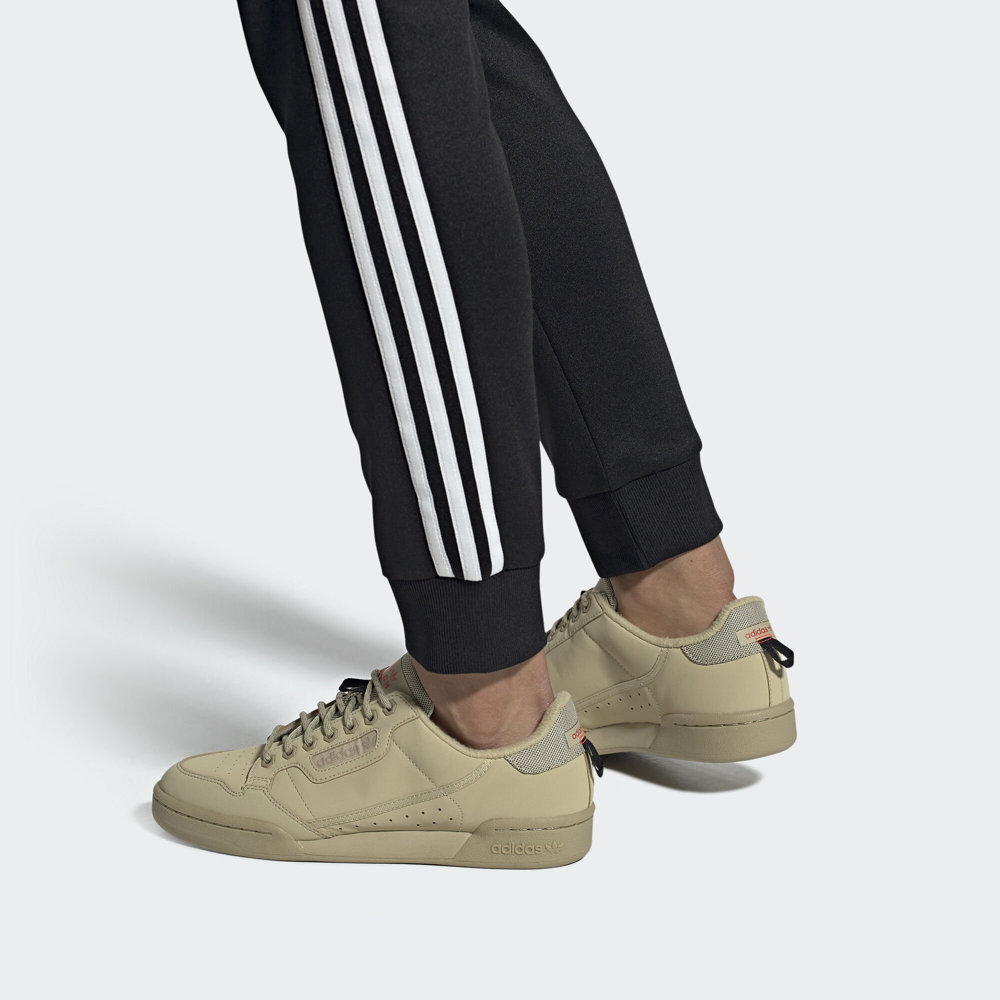 knop hangen afgunst adidas alerts on Twitter: "Now available on #adidas US. adidas Continental  80 aditech. —&gt; https://t.co/WRf7EvATRg #ad https://t.co/FY0oSdiu7g" /  Twitter