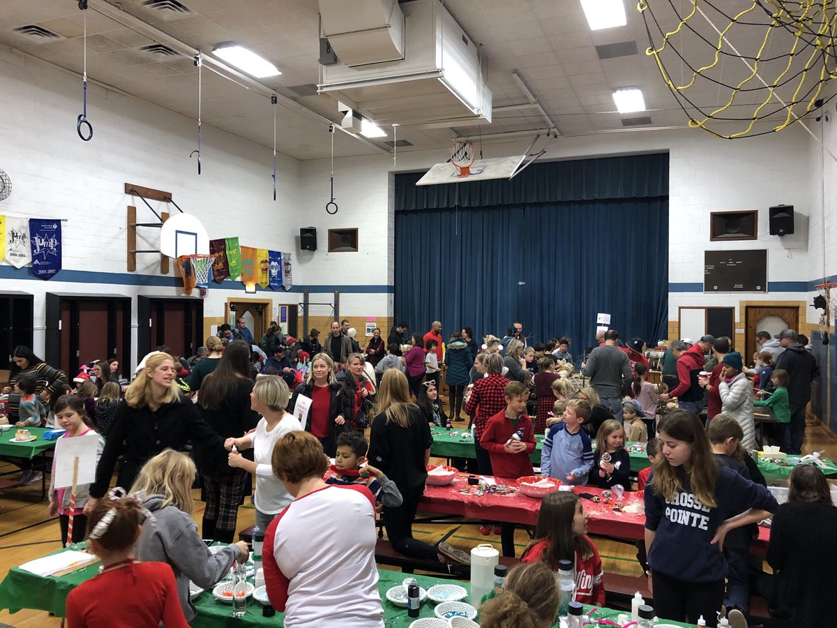Amazing turn out at the Holiday Craft Fair and Shop today! Love having the community out to make #MaireMoments