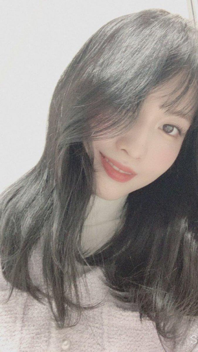 DahMoJiOT97's tweet photo. GET READY WITH THE MORPHINE CAUSE IM ABOUT TO DIE!!! #MOMO #TWICE #DancingMachineMomo https://t.co/2HqjIn3tpS