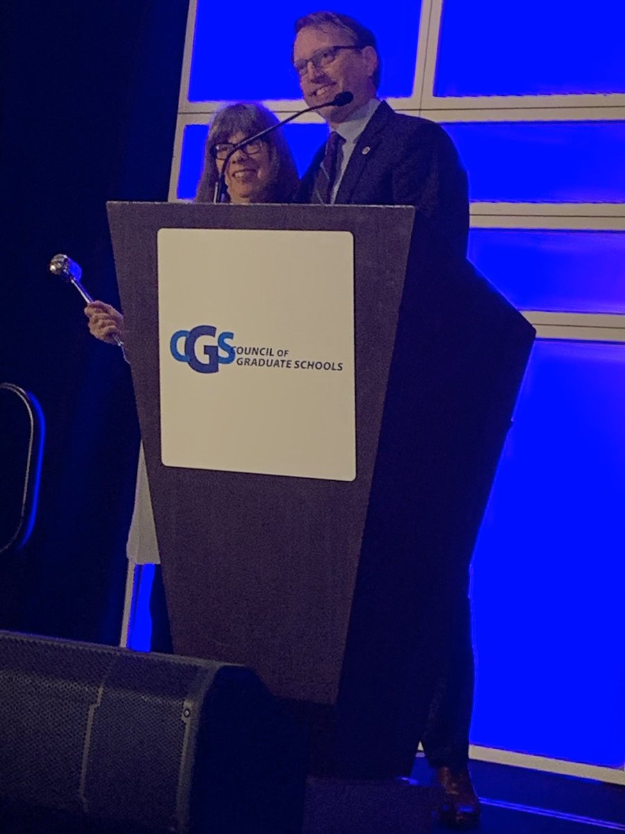 CGSGradEd's tweet photo. Outgoing CGS aboard Chair Christopher Sindt passes the gavel to incoming CGS Board Chair Sally Pratt at the close of the #CGS59 Business Meeting https://t.co/HfZTlqCSrV