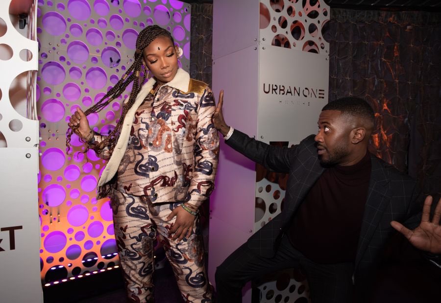 4everTeamBrandy's tweet photo. #SiblingGoals: Our favorite sibling duo @rayj & @4everbrandy serving us angles & laughter on the purple carpet at @tvonetvβs #UrbanOneHonors2019 πβ¨ #BrandyandRayJ #UrbanOneHonors #BrandysBrother #RayJsSister #Brandy #VocalBible #RayJ #TeamBrandyRay #tvOne #Brandy25 https://t.co/sLpdlU1ejs