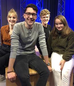 InvisCitiesNL's tweet photo. Hallo! Wieke, Annelies, Coen en Siem hier. Wij gaan bijzondere, onbekende verhalen vertellen van ex-gevangenen. Na een periode van detentie kan het heel moeilijk zijn om aansluiting te vinden in de maatschappij. Verdienen deze mensen een tweede kans? #detentie #persoonlijk https://t.co/YG6JdNcPVw
