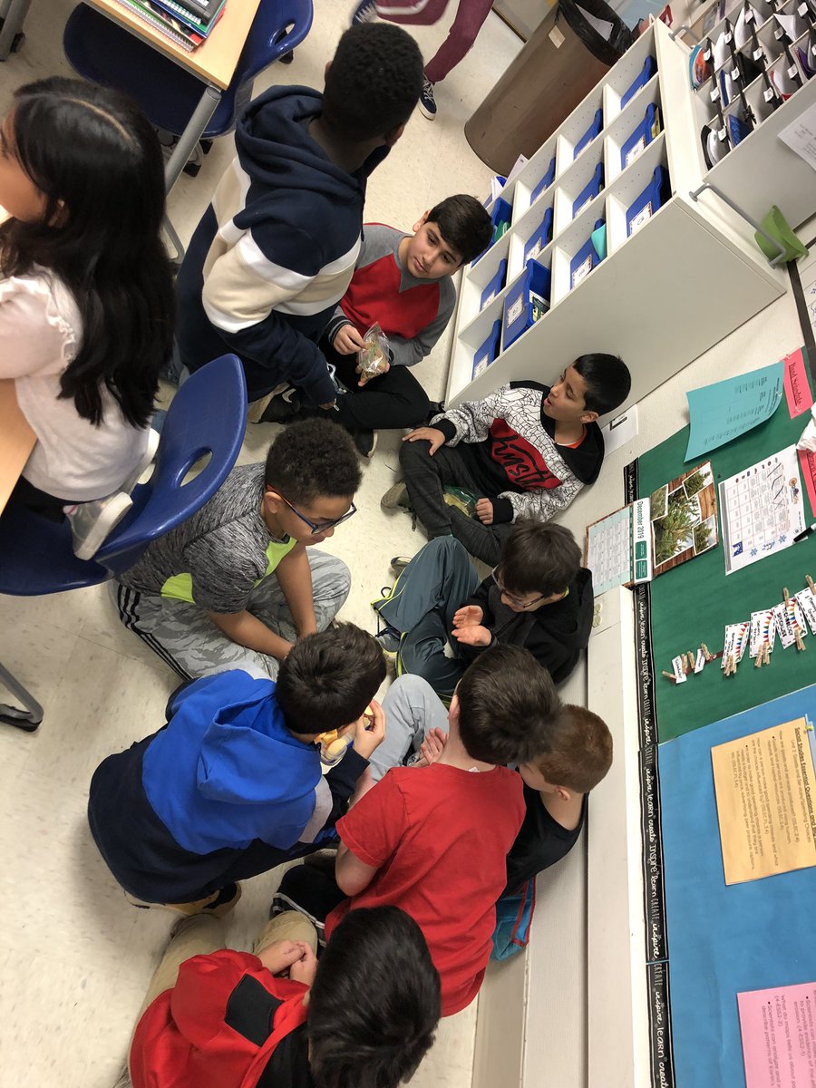 MrsJ_Jacoby's tweet photo. 4th graders worked on building relationships while snacking during our first #SocialSnack #SEL #Simplyamazingsd735 @Skokie735 https://t.co/lD5xWbMqcG