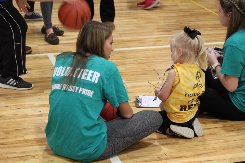 WMVarsityDance's tweet photo. The WMVD Team had a blast cheering on their fellow athletes at The Area 2 Learn WMSO Basketball Skills Competition last night! 

Everyone had a fun- filled night supporting one another and sharing their skills on the court! 💛🖤🏀

#wmso
#area2learn
@WMAthleticDept https://t.co/HGKai8yUJw