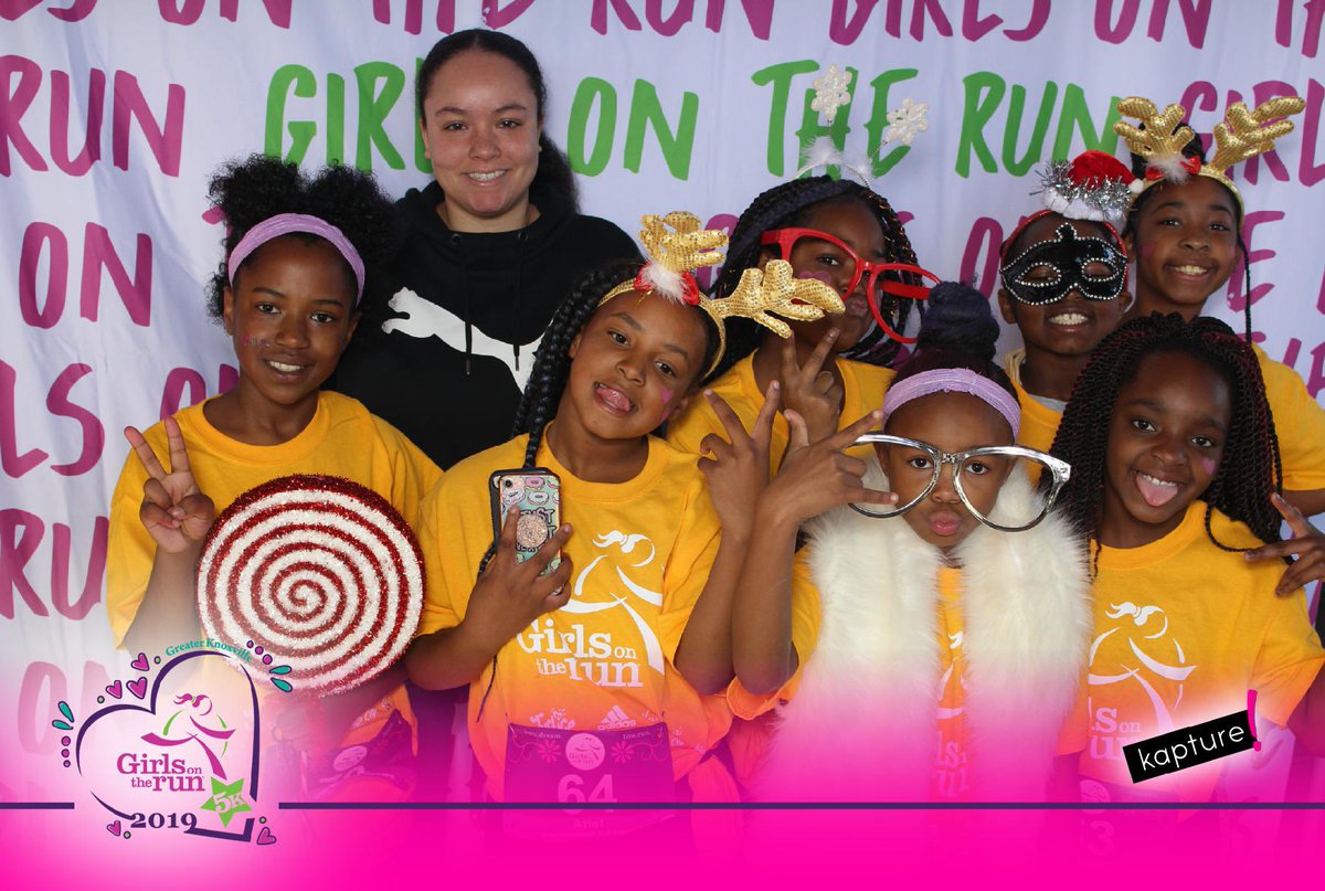 FainLynch's tweet photo. S/o to @JameaLarkin1 for coming out to support our #gotr girls this am! #whateverittakes #maxeffort @GMASteam https://t.co/rgrFgZ4hau