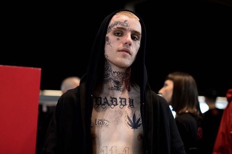 lmapunkstar's tweet photo. Vogue, 2017. https://t.co/wtWfSe7pgn