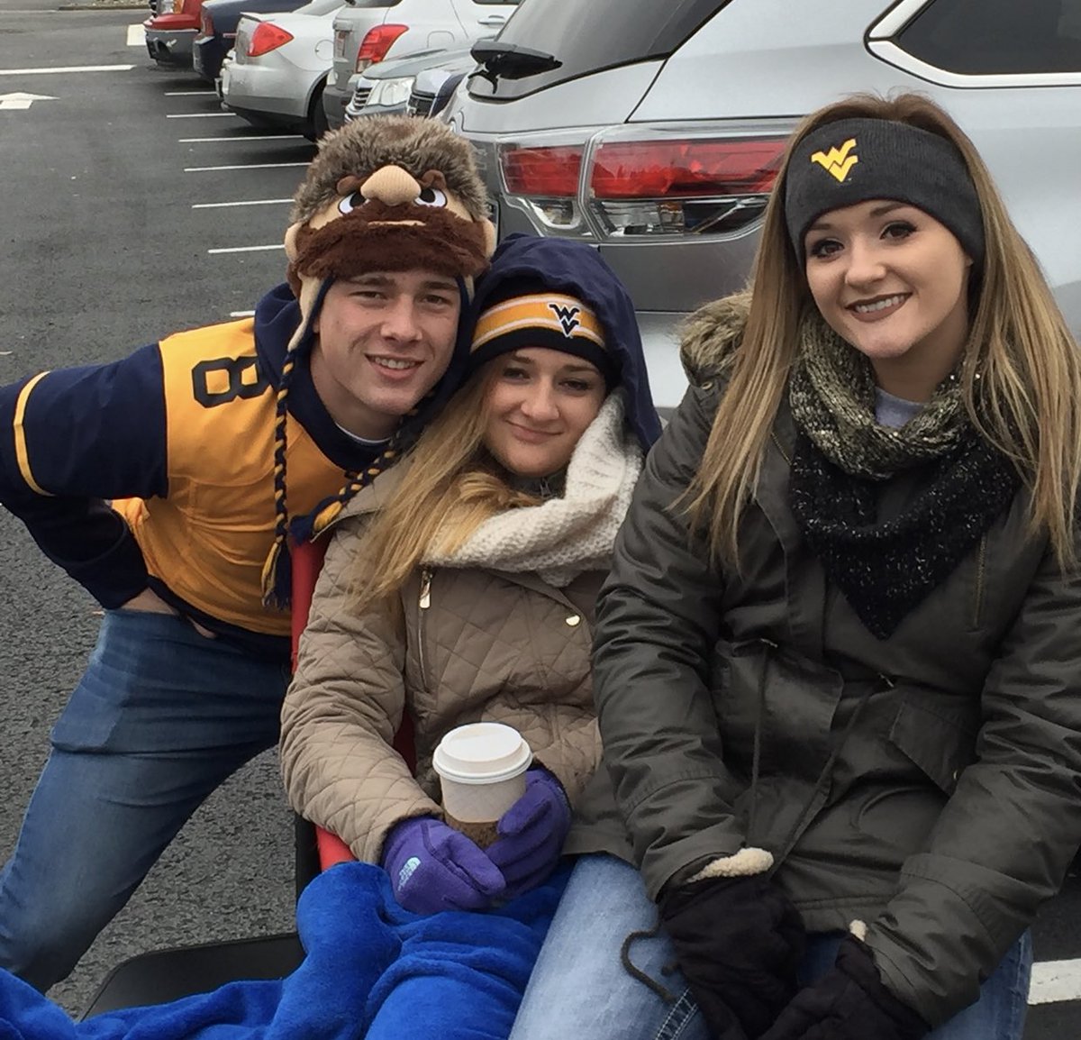 Gary_Yoho88's tweet photo. Happy birthday @CailinYoho1   Very proud of the women you have become. Looking forward to what the future holds for you. Hope you have great day. Love you lots💙💛💙💛 https://t.co/VBsS26WY3d