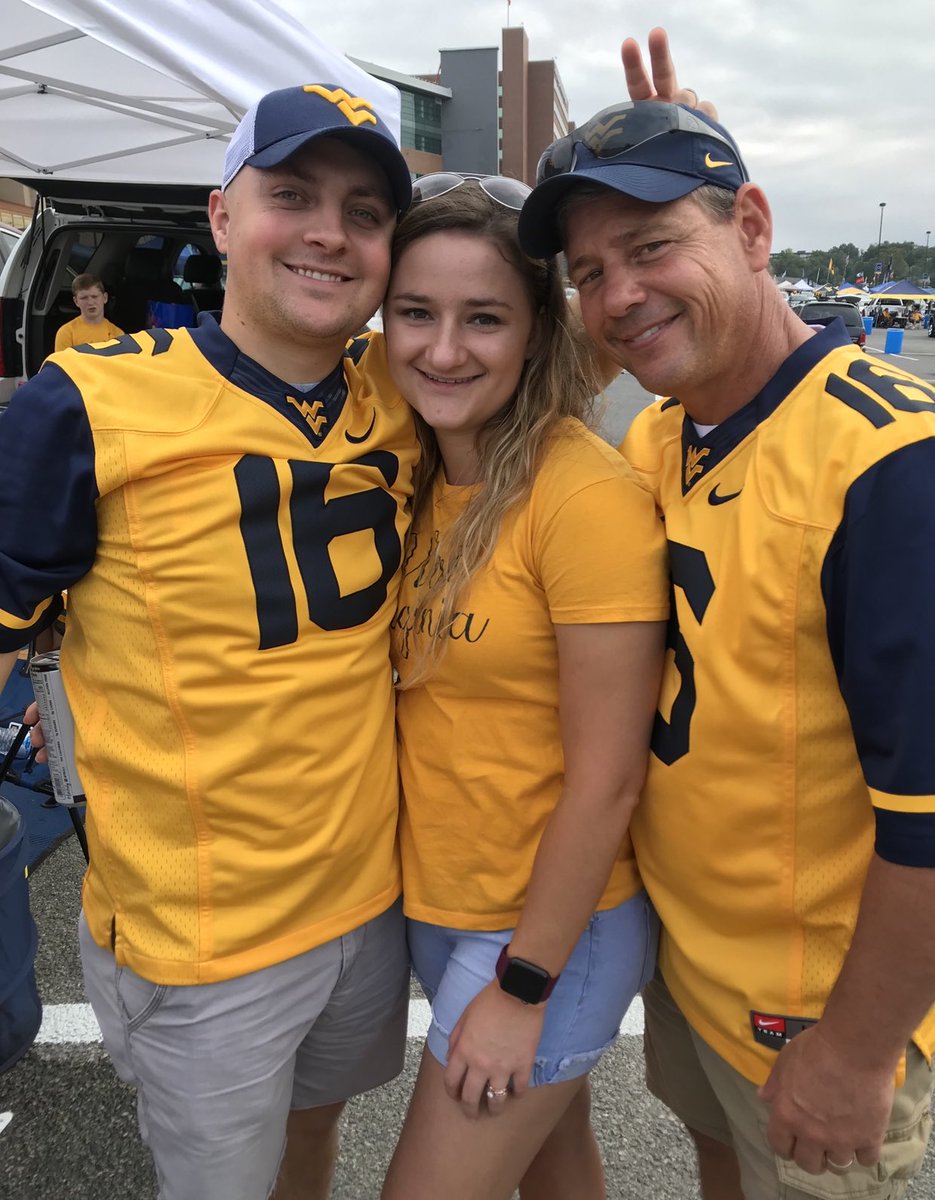 Gary_Yoho88's tweet photo. Happy birthday @CailinYoho1   Very proud of the women you have become. Looking forward to what the future holds for you. Hope you have great day. Love you lots💙💛💙💛 https://t.co/VBsS26WY3d