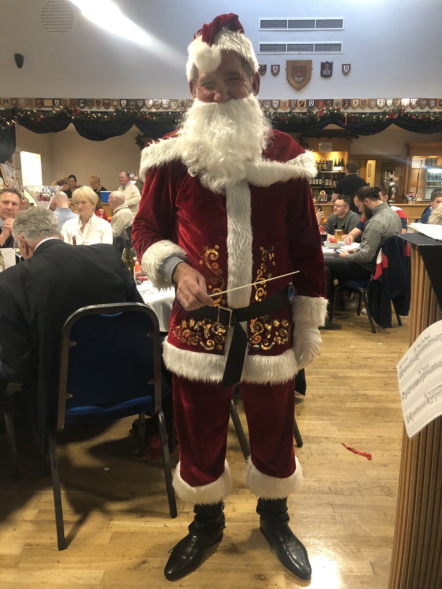 The band have had an enjoyable afternoon @CastleParkDRFC playing carols before the match! Our conductor is definitely feeling the Christmas spirit! 🎅🏻 🎄 🎺 <a href="/DoncasterKnight/">Doncaster Knights 🏉</a> #brassband