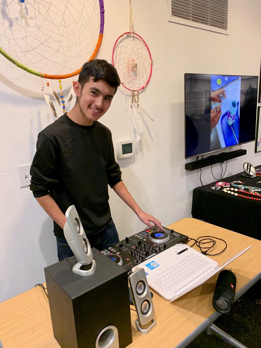 DAVArts's tweet image. DAVA&apos;s Holiday Show &amp;amp; Sale was a smashing success! Job Training student Antonio kept the mood festive with his great DJ skills while friends and family purchased one-of-a-kind gifts. Thanks to @CCAurora for sponsoring authentic local bites! #ArtOpening #DAVArts
