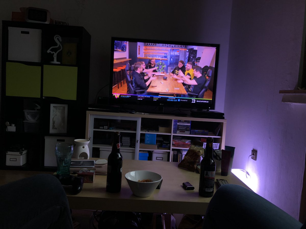 sternchen1606's tweet photo. Auf gehts! #FriendlyFire5 #FF5 https://t.co/kT2eStqPo5