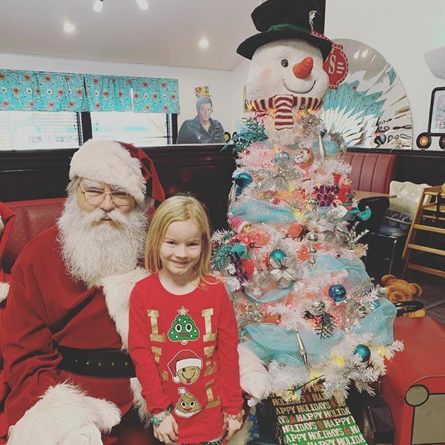 AllisonZang's tweet photo. Breakfast with Santa. If only I had purchased the things she asked for. Amazon to the rescue #aliviaanna https://t.co/jb6sA3c33t https://t.co/C6xN6dve7s