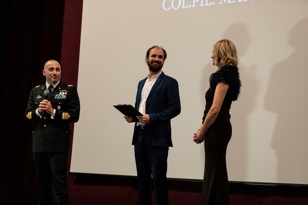 Fiaticorti's tweet photo. 20 edizioni del Fiaticorti Film Festival...questa edizione l'abbiamo passata in famiglia che ogni anno si sta sempre di più allargando!!! Grazie a tutti!!! 
#fiaticorti #fattipericorti #finale #premiazione #festival #cortometraggio https://t.co/2AhbnlzEFp