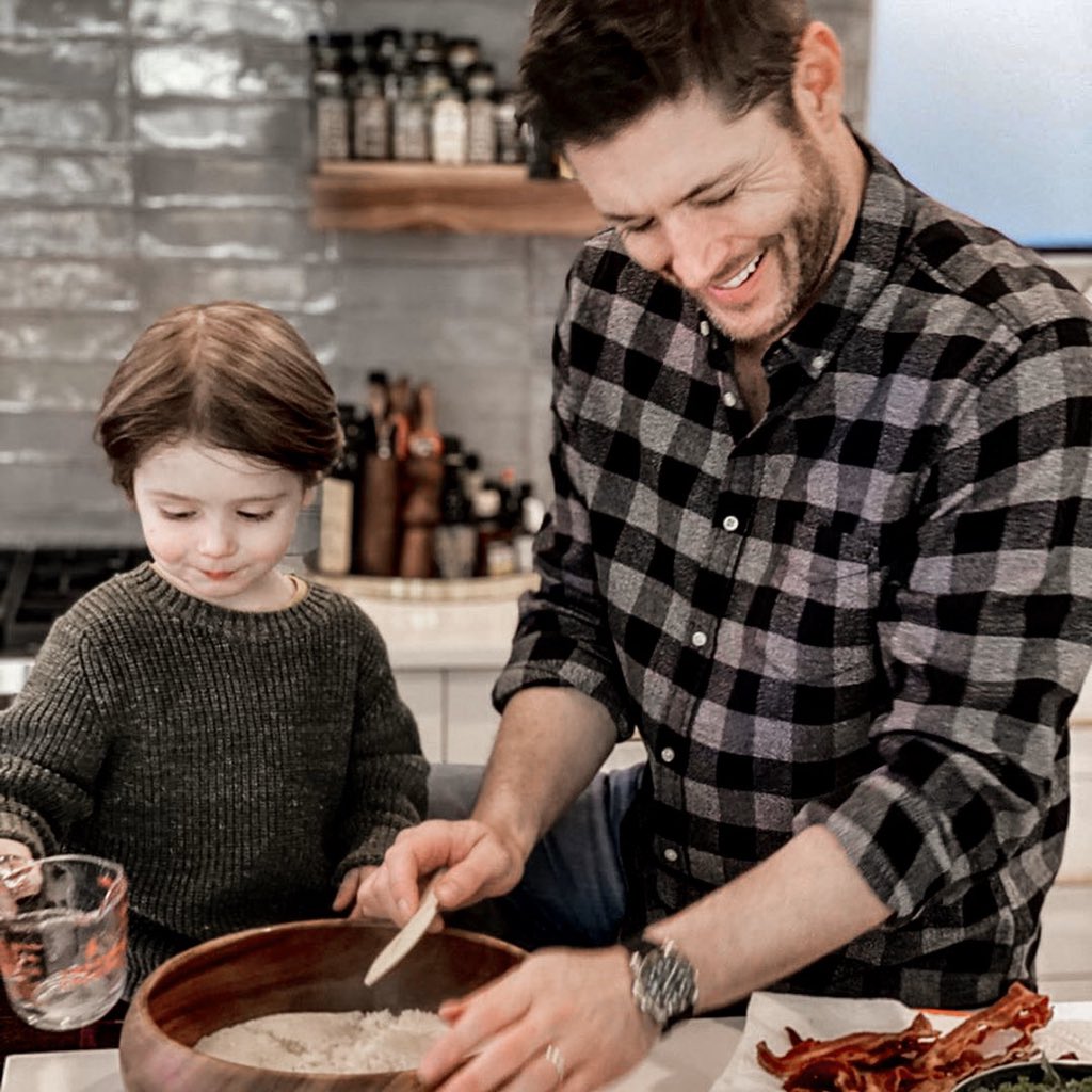 soberdenatural's tweet photo. Cooking Fast and Fresh with West and Zepp https://t.co/wBcvF8vzBC