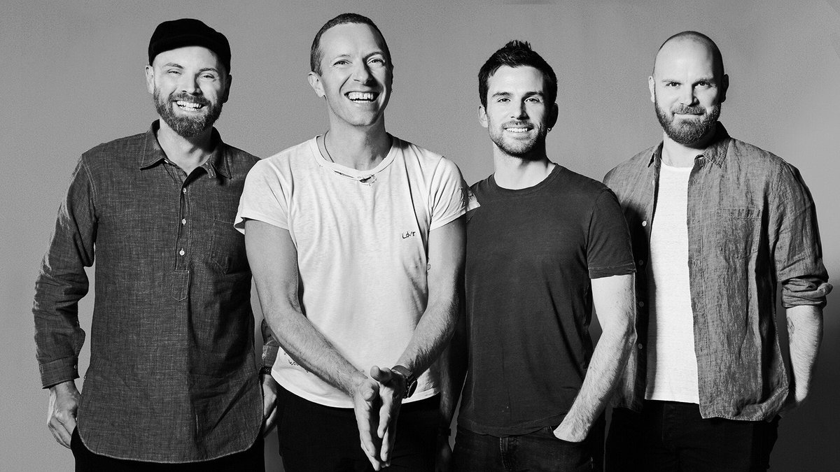 coldplaying's tweet photo. Coldplay at the beginning and the end of the decade 🖤���

2010 // 2019 https://t.co/ZVgwVYWgEo