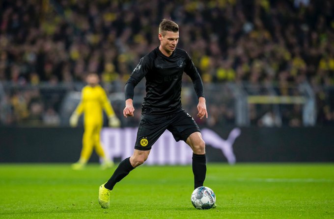 View image on Twitter