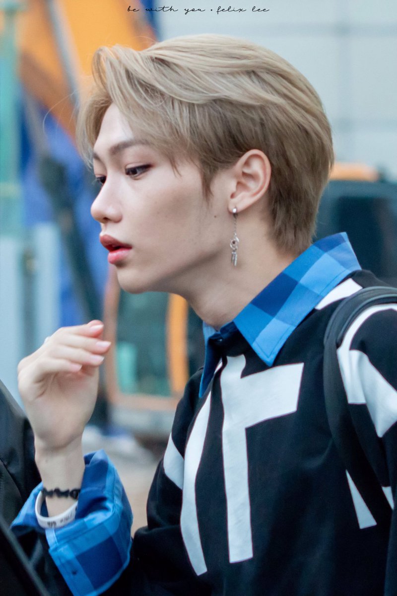 феликс stray kids 2021. феликс stray kids стрижка. ли феликс stray kids маллет. как называется прическа феликса из stray kids. феликс кпоп.