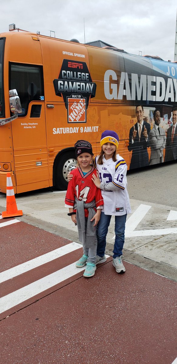 Granmamaa50's tweet photo. College Gameday Atlanta #LSU #SECChampionship #SECNation https://t.co/1Ry6JmCIoM