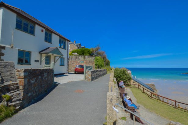 CornwallPure's tweet photo. Ring in the New Year here! 🥳 
St Agnes - Above The Beach!
£100 off! 🎆 Sleeps 6 👨‍👨‍👧‍👧👩‍👧 with parking 🚗 🚙
https://t.co/NC57getfko
#purecornwall #cornwall #stagnes #stagnescornwall #abovethebeach #trevauncecove #newyearseve #comeandcelebrate #celebrations #beach #sea #poldark https://t.co/rjigV4G61s