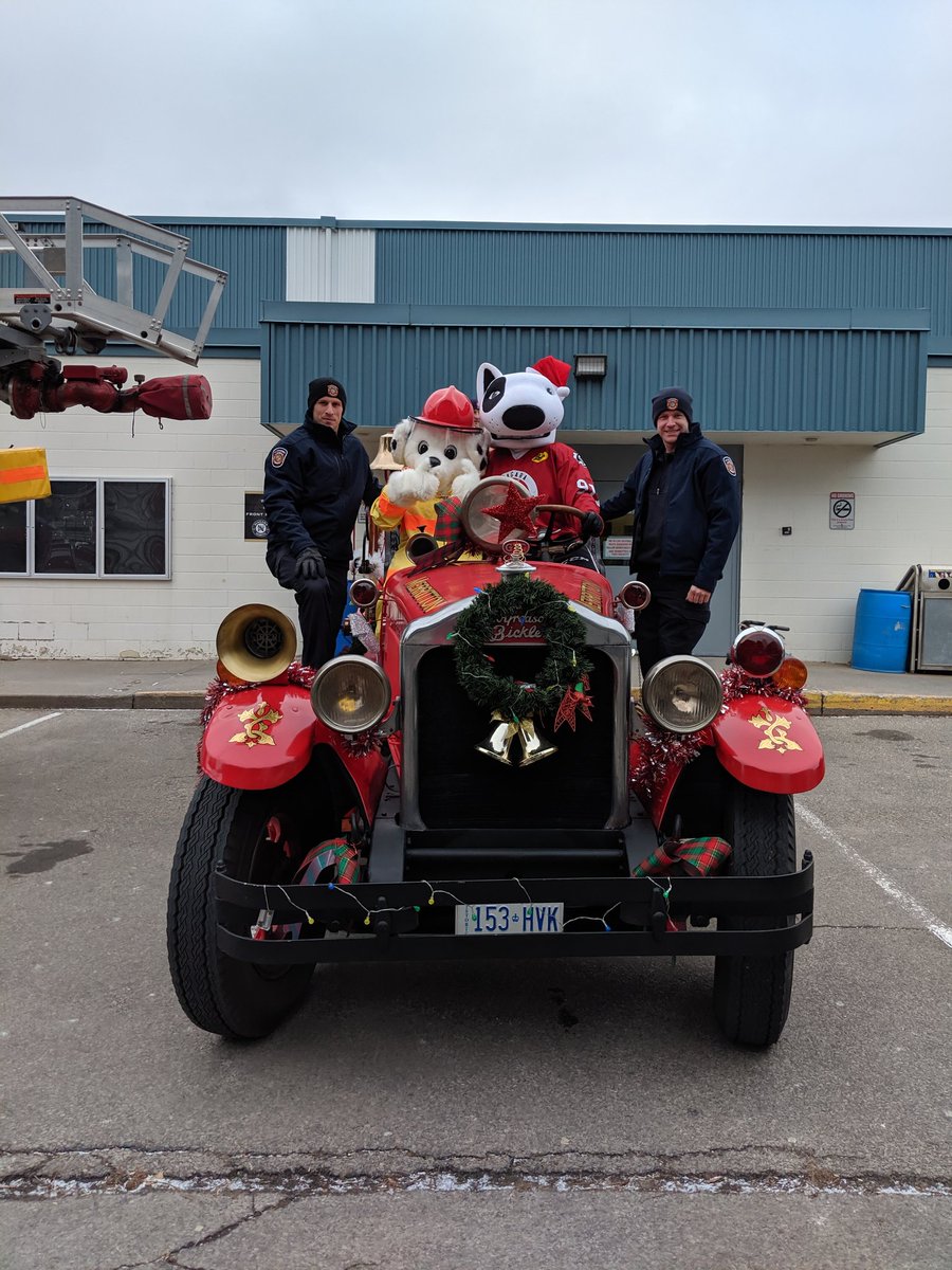 Bones_911's tweet photo. I had a blast this morning at Bill Burgoyne Arena for the Kiwanis Hockey and  St.Catharines Fire Fighters Toy and Food Drive for Community Care! Head on down to donate! I even got to hang out with some of my friends!!! 
~Bones https://t.co/4a82HHAFha