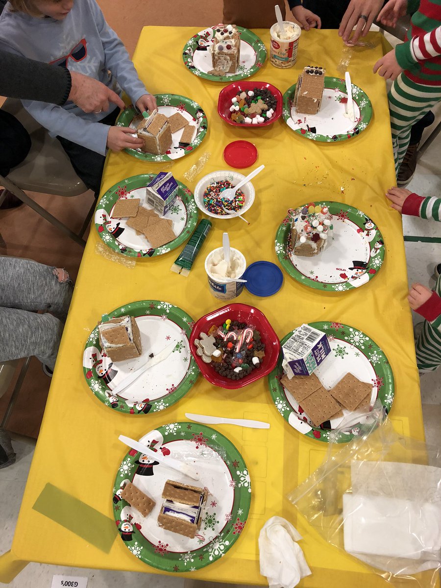 clsmithARECC's tweet photo. Thank you ARECC Home &amp;School for a great event! Families got to make gingerbread houses together! #together203 #TogetherWeCan ##TogetherWeWill @AnnReidDucks https://t.co/LFZSNo5SB6