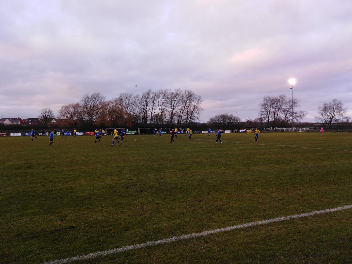 Watching <a href="/ValeDynamos/">Aylesbury Vale Dynamos FC</a> v <a href="/1972Jets/">OXHEY JETS F.C.(official account)</a> in the <a href="/SpartanSMFL/">Spartan South Midlands</a> Premier this afternoon. 1-1 approaching the half-hour mark. #nonleague #football #grassroots #groundhopping