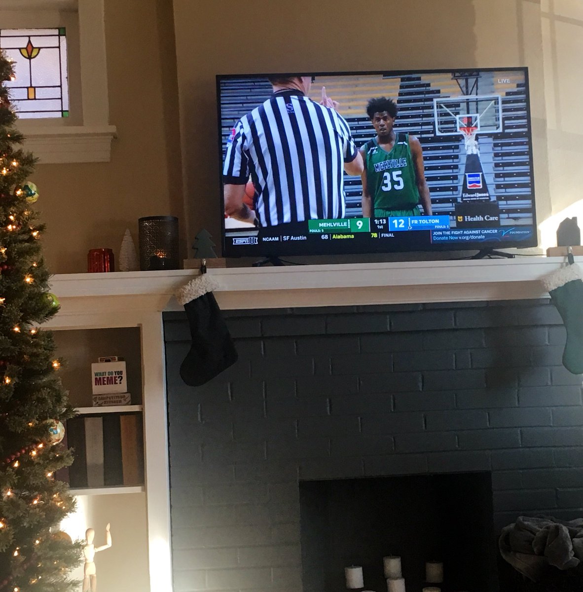 Ms_Hormberg's tweet photo. Cozy morning spent watching @mehlvillehoops play on @ESPNU @NSClassic48 #WeAreMehlville #MIZ https://t.co/3CvaMLMibe