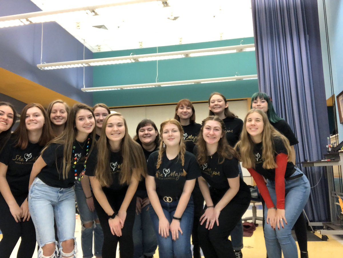 Thank you to the Dolbeare Elementary School for having us at the breakfast with Santa this morning! Be sure to come see us perform at the Holiday Stroll this afternoon! We will be performing at 3pm at the Beebe library! 🎅🏻🎄