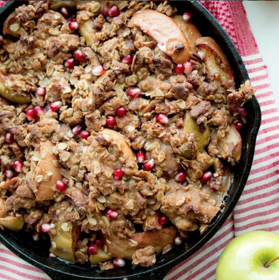 DjForryFruit's tweet photo. Skillet Apple #Pomegranate Crisp from @sproutsfm is THE easy & delicious #dessert to serve this #holidayseason. Gooey Honeycrisp apples, fragrant cinnamon, sweet honey, & flavorful #pomegranatearils that burst with every bite. https://t.co/uAmeKrHHkr ❤️• 📷 : @sprouts #sproutsfm https://t.co/vUVjkeUcF8