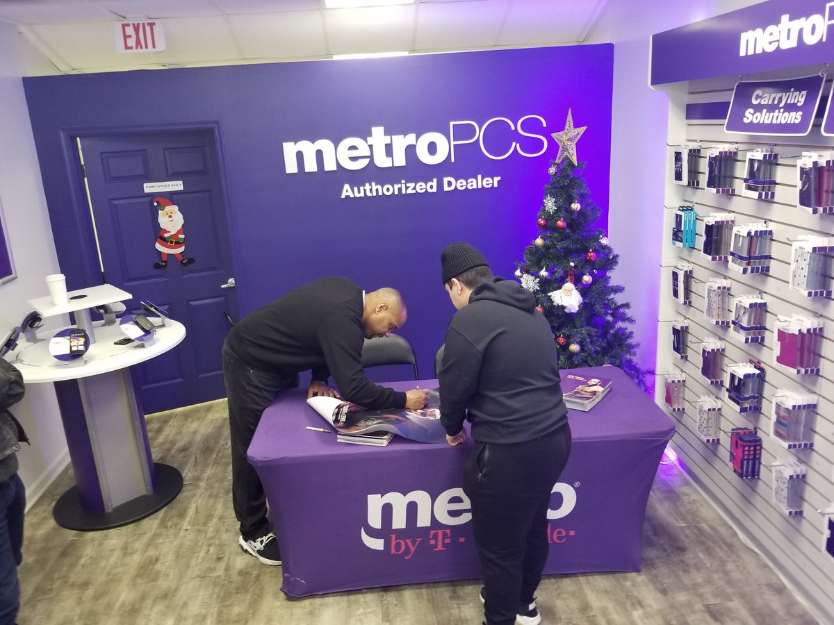 Kola (@jameskola11) on Twitter photo Wow! Everyone is here to meet <a href="/dc_mma/">Daniel Cormier</a>! Come on down 6039 Leesburg Pike now! Free Phones, Tablets, and 2-Division Former Champ Daniel Cormier!
<a href="/ToddCEmetro/">Todd Elliott</a> @CruzMetro1 @metro_bp <a href="/MattFatemi/">Matt Fatemi</a> <a href="/AnneDebremond/">AMDBreezy</a> @Capt_Kirk43 Wow! Everyone is here to meet <a href="/dc_mma/">Daniel Cormier</a>! Come on down 6039 Leesburg Pike now! Free Phones, Tablets, and 2-Division Former Champ Daniel Cormier!
<a href="/ToddCEmetro/">Todd Elliott</a> @CruzMetro1 @metro_bp <a href="/MattFatemi/">Matt Fatemi</a> <a href="/AnneDebremond/">AMDBreezy</a> @Capt_Kirk43