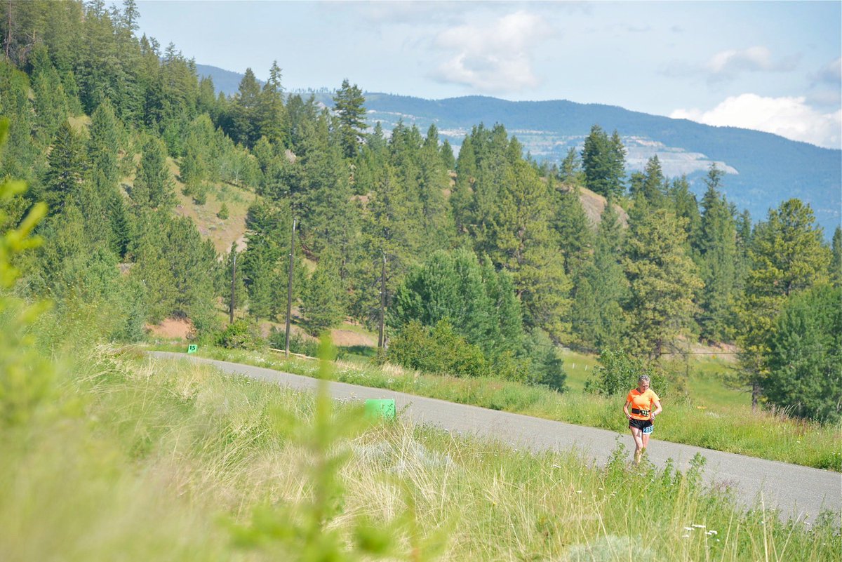 MerrittRun's tweet photo. Registration for the 2020 Merritt Country Run is now open! Head over to https://t.co/sUyB7zCQqT to sign up with early bird pricing! Use promo code GIFT5 to get $5 off before Dec 31, 2019! Perfect Christmas gift for the runners in your life! #merrittcountryrun #2020runs https://t.co/39VDBsd6yX
