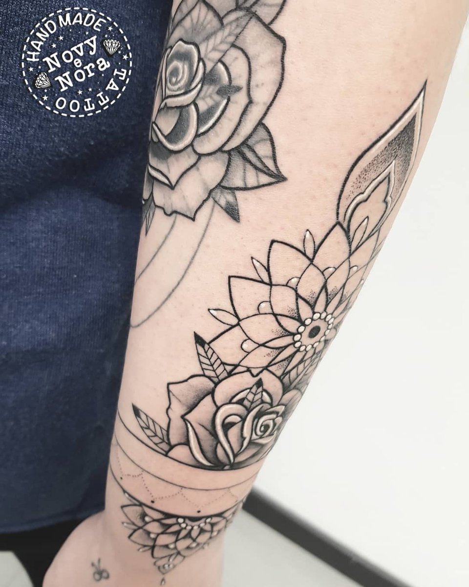 novy_tattoo's tweet photo. Custom Mandala Tattoo
#mandalaart #mandalabracelet #mandaladesign #mandala #mandalatattoo #inkedgirl #tattooedgirl #girlink #inkart #dotworktattoo #dotwork #lototattoo #bracelettattoo #femaletattoo #art #tattoo #onmyskin #beautytattoo #beautiful #custommandala https://t.co/NcX0sr6LX2