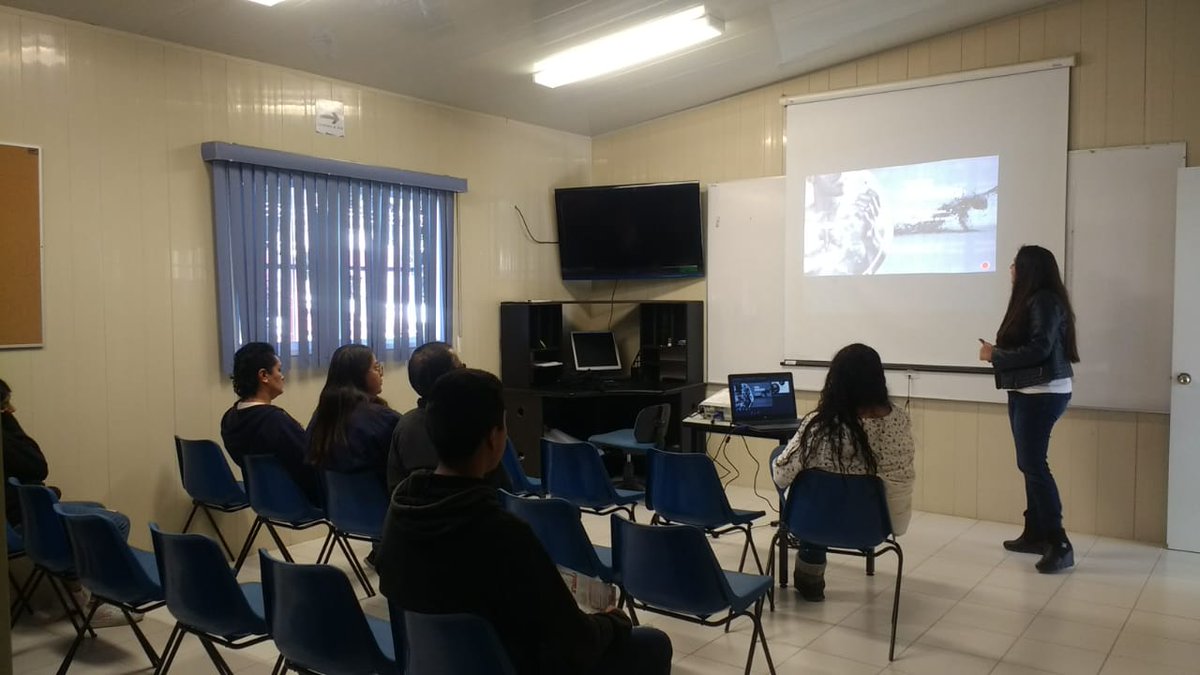 CECAQro's tweet photo. Estamos en CAPA Tequisquiapan aclarando los Mitos y Realidades de las Drogas y preguntando a las familias ¿Qué le Hace Falta a tu Casa?. Te esperamos con más actividades para prevenir adicciones en la familia.  #JuntosPorLaPaz #EscuchemosPrimero https://t.co/IamnXHYC4s