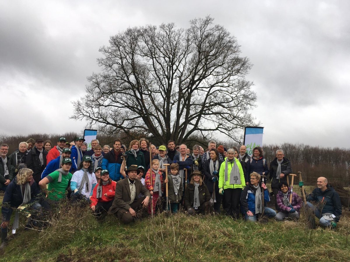 LandelijkeNMF's tweet image. Vrijwilligers bedankt! Zonder jullie kunnen we deze klus niet klaren #10miljoenbomen #planboom #nationalevrijwilligersdag
@LandschappenNL @sweconederland @UtrLandschap @LandschErfgoed @GreenOfficeHU 
planboom.nl/nieuws/de-eers…