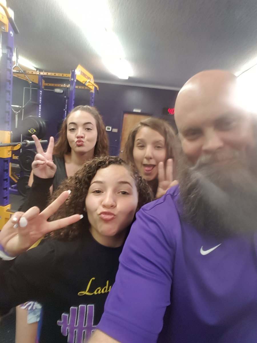 LiftingCane's tweet photo. Picture day @LWHS_Canes #shutupandlift https://t.co/nOyFKmfa3E