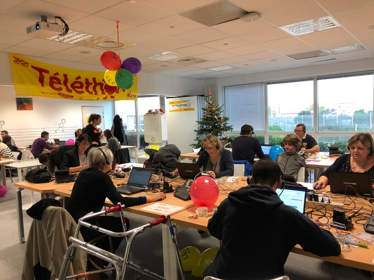 AurelieLARRIVET's tweet photo. Orange se mobilise pour le #Téléthon2019 ! Les collaborateurs @OrangeOccitanie attendent vos appels au 3637 ! Chaque don compte ! @Telethon_France
 #AFMtéléthon #RSE #ProudToBeOrange #fiersdetreorange https://t.co/t22Yj5j8XH