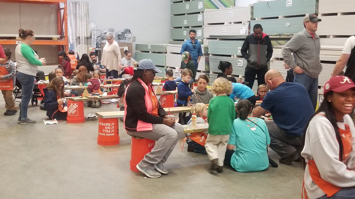 Heather_barton9's tweet photo. Saturday's are the BEST!!! Home Depot little helpers making the most out of our kids workshop!!! https://t.co/Rbs0lEmbu3
