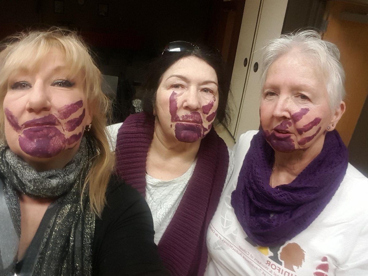 wesmaman's tweet photo. #WeWillFightBack will you challenge sexism and #EndViolenceAgainstWomen #endgenderbasedviolence 💜 #ORC19 #Unifor these hands placed on our faces represent those victims who are silenced by violence 💜 https://t.co/YFCT0ixqsK