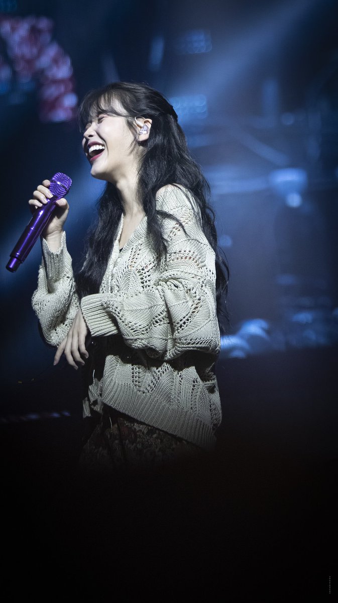 Sotong_Q's tweet photo. IU was literally laughing like this on day 1 for the entire concert!!!! So precious and yes indeed no space for any sadness, only love prevailed  💕 https://t.co/dObdRlNvNH