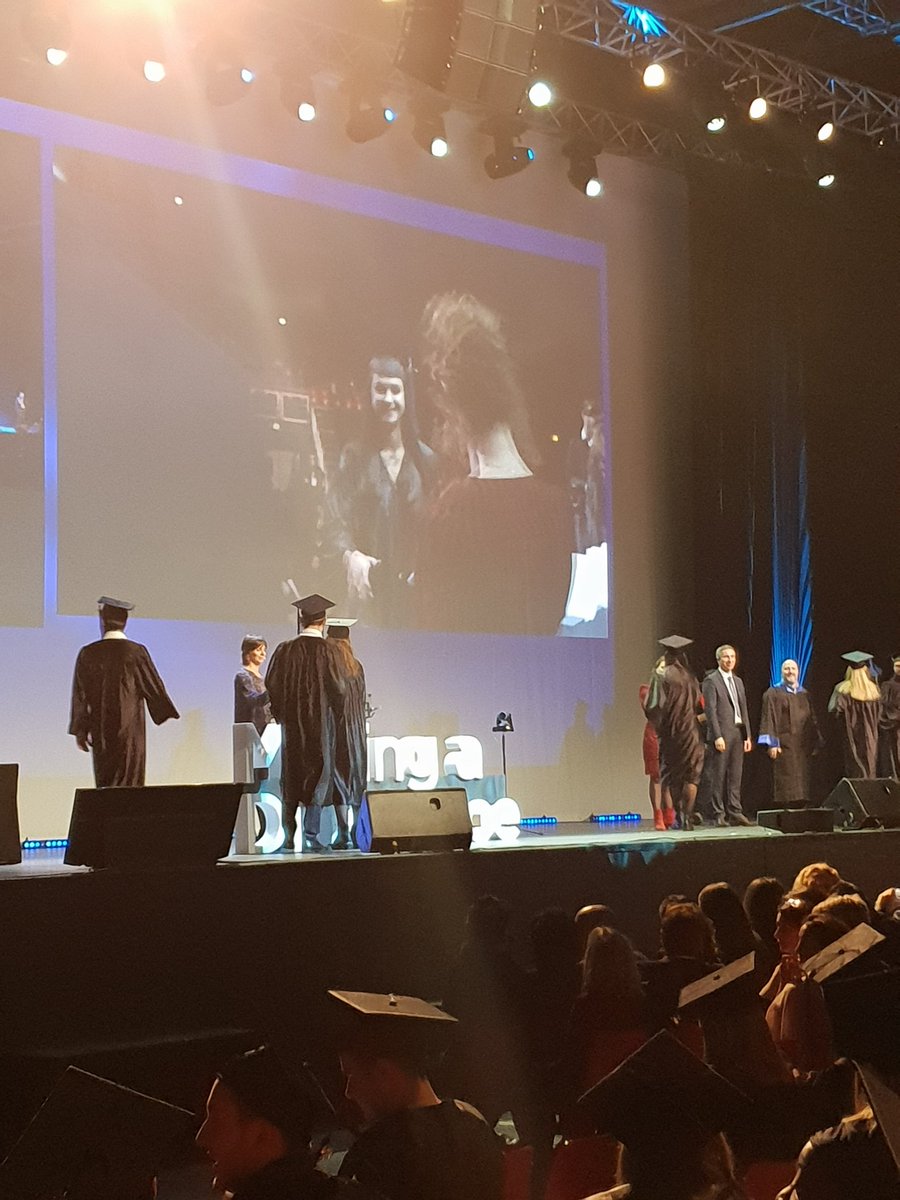 MBS_edu's tweet photo. Beaucoup d'émotions pour la concrétisation des efforts de tous ces jeunes diplômés 🎓 #mbsgraduate https://t.co/SWZ7UaKGOL