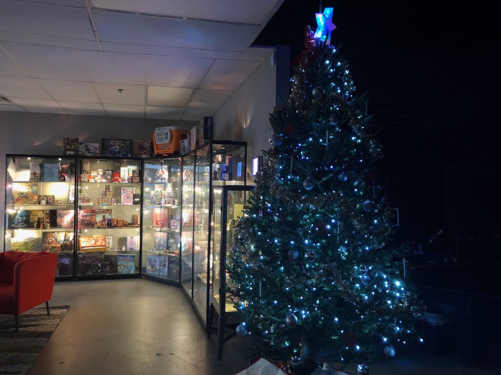 PledgeManager's tweet image. Our Christmas tree is up! Wishing all our friends a very happy holiday this year.
#Christmas #crowdfunding #gamedevs

loom.ly/IMt281A